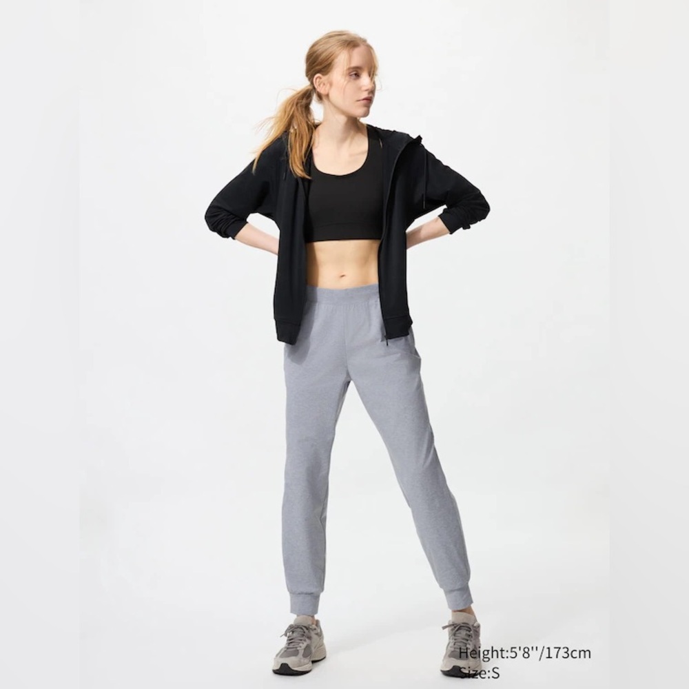 Gray Uniqlo Ultra Stretch Jogger Sweatpants Medium Women’s